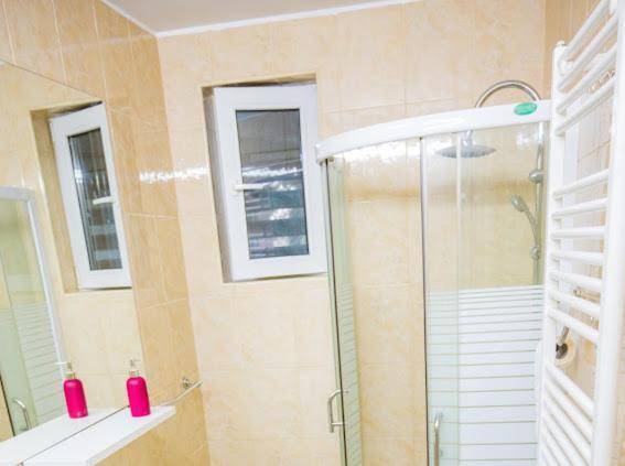 Escape Aparthotel Suceava Exterior foto
